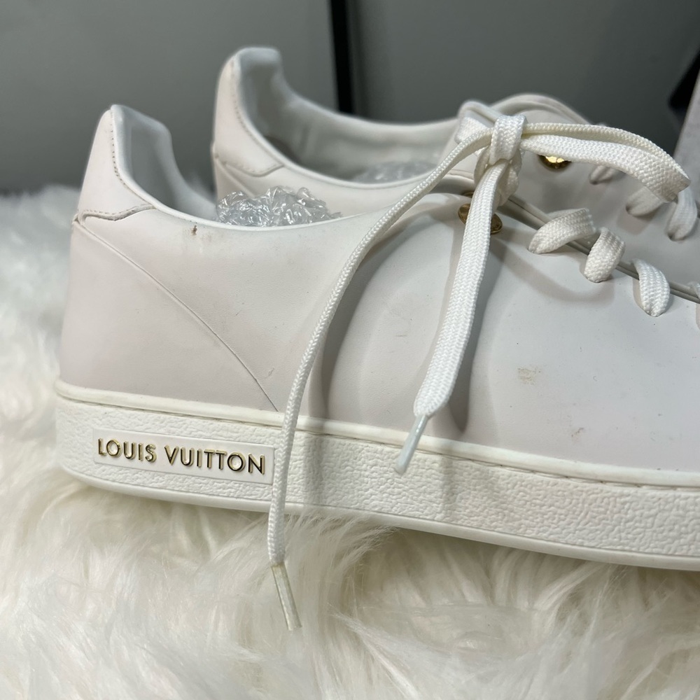 𝅺LOUIS vuitton white sneakers (size 40) check description - Picture 15 of 17